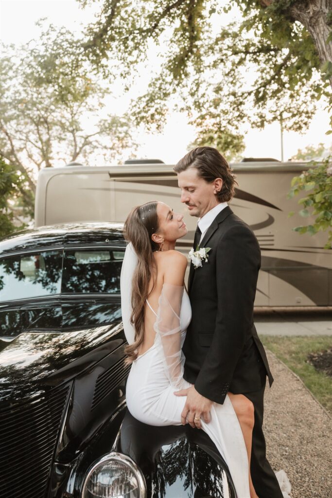 Couple posing for modern wedding photos in moose jaw, sk
