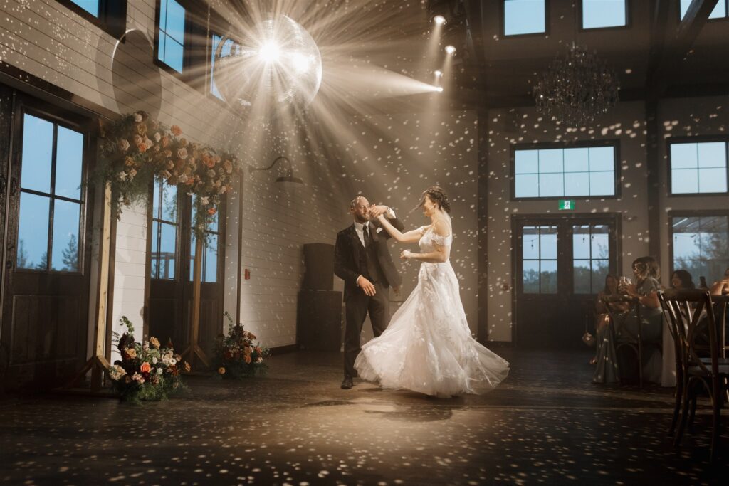 luxurious wedding photography of bride and grooms first dance