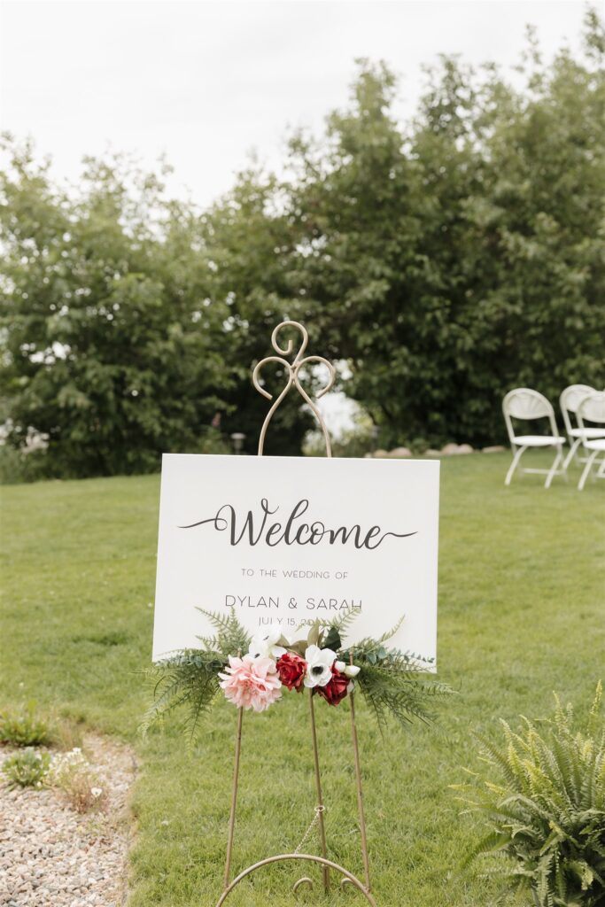 wedding decor and details in Lac La Plonge in Saskatchewan outdoor wedding