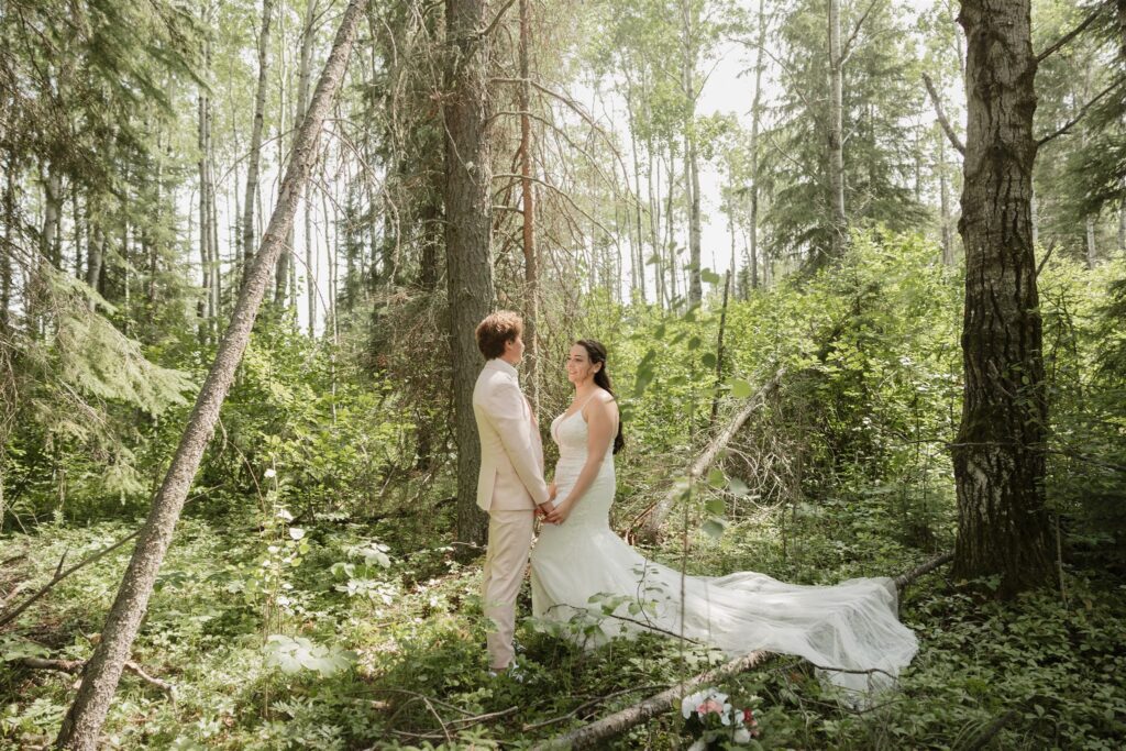 Lac La Plonge in Saskatchewan outdoor wedding