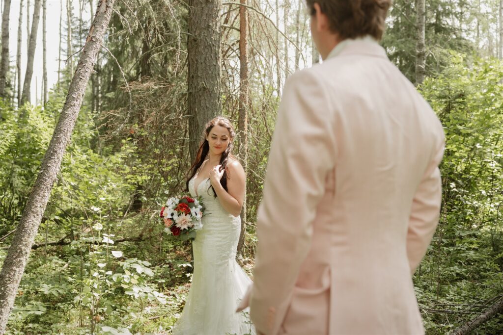 Lac La Plonge in Saskatchewan outdoor wedding