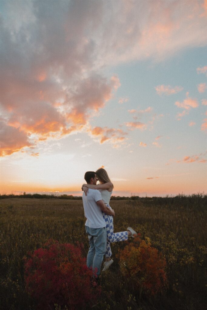 A Unique Couples Sunset Pics & Photoshoot in Saskatoon