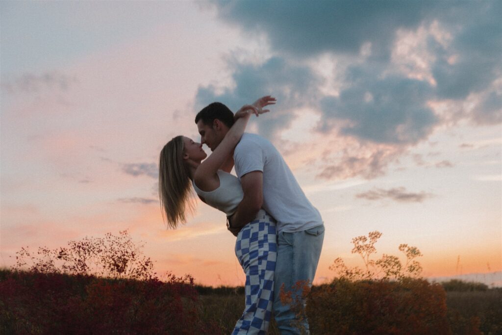 A Unique Couples Sunset Pics & Photoshoot in Saskatoon