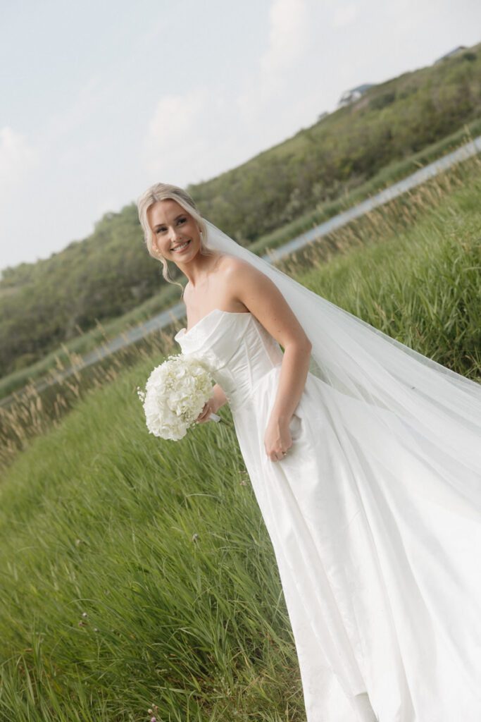 bride looking beautiful in moon lake wedding photography