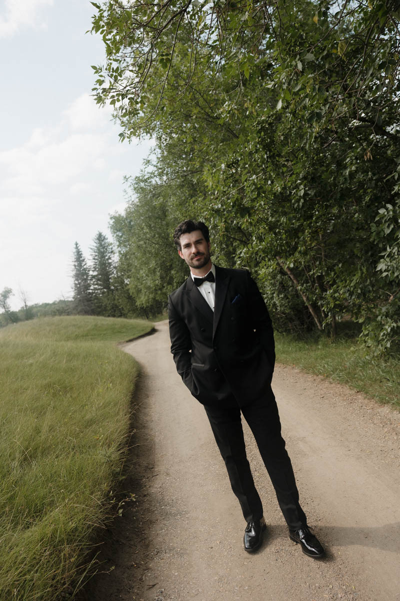 groom in moon lake wedding photography